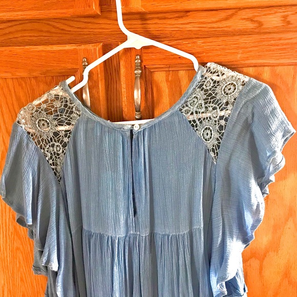 Dusty Blue Blouse with Lacey Shoulders Med. - Picture 3 of 5